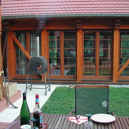 Les La Cerisaie بيت للعطل